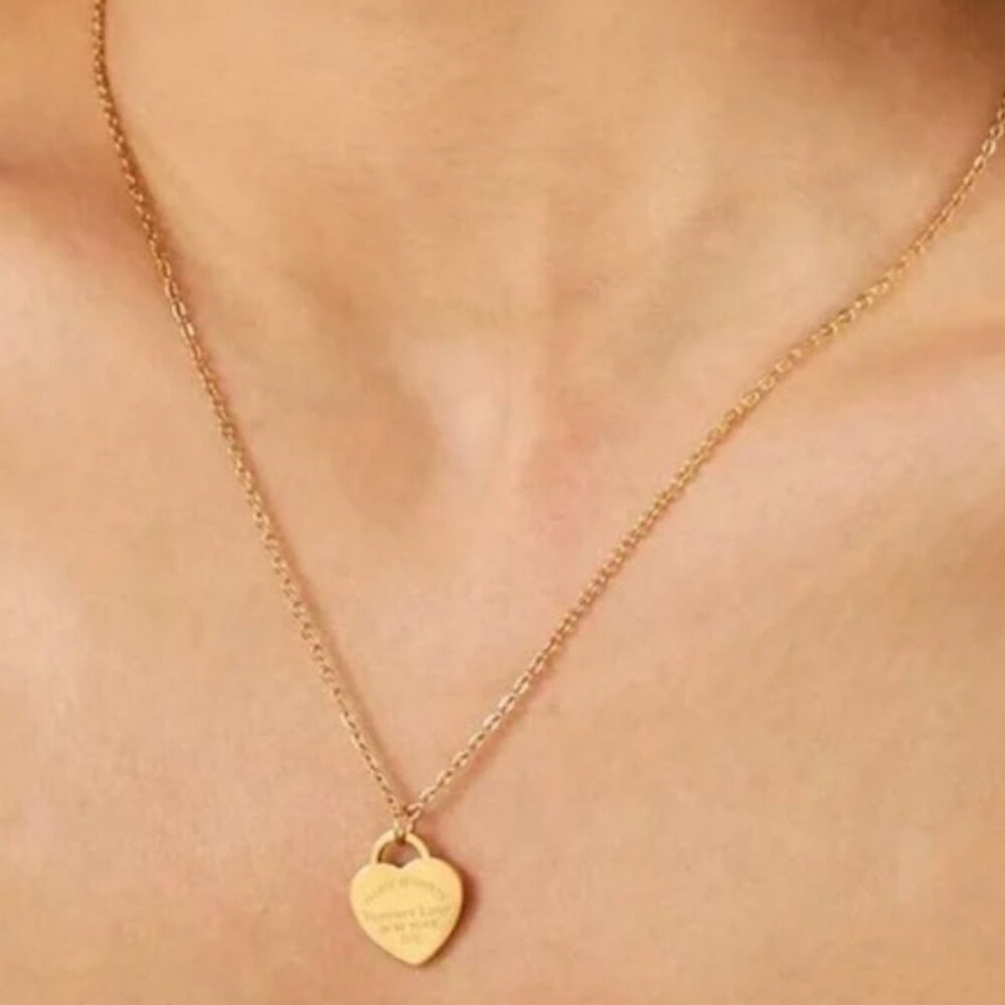 "Nicole" Necklace 💕 Stainless Steel Luxe Heart Chain Necklace