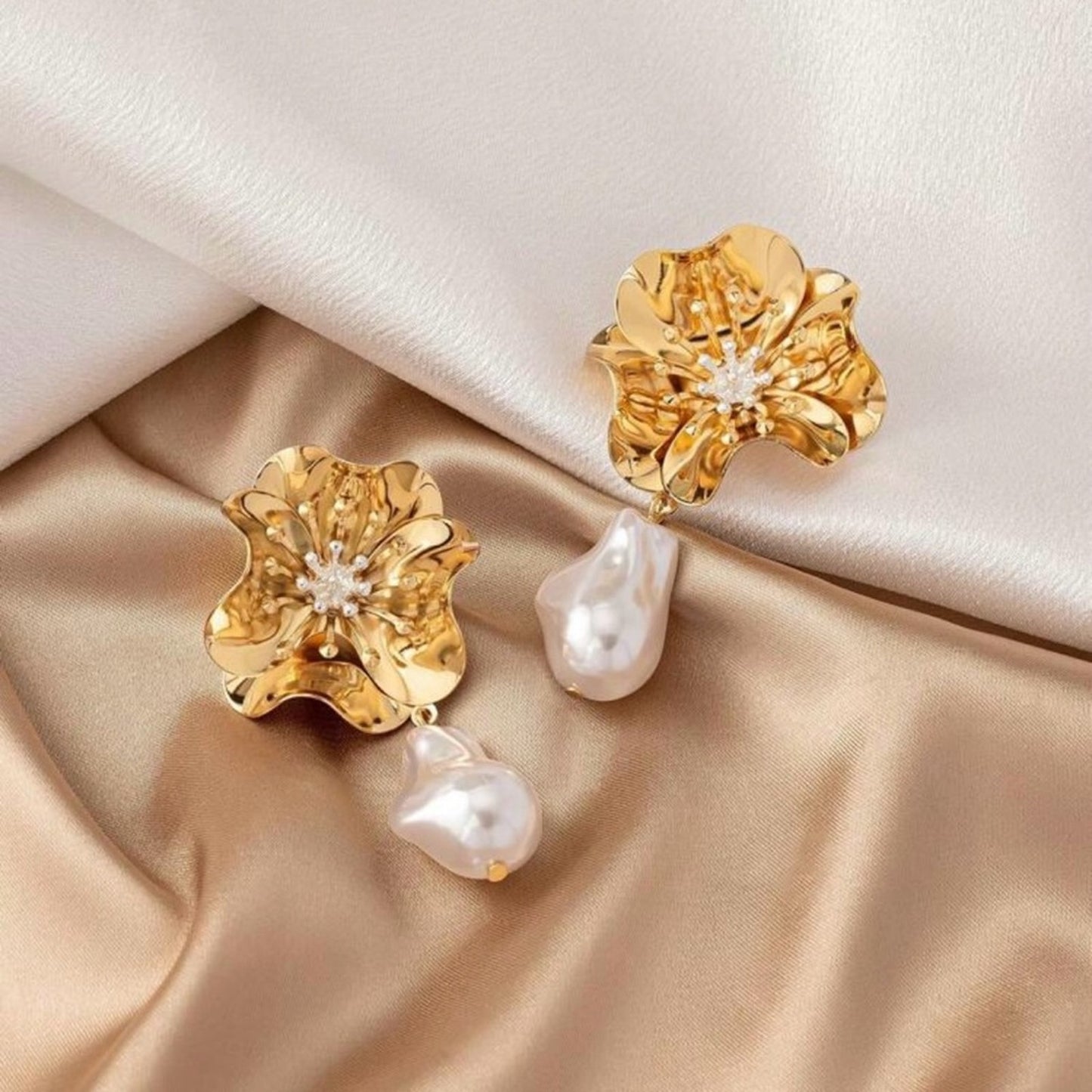 “Nora” Silver (or) Gold Floral Earrings