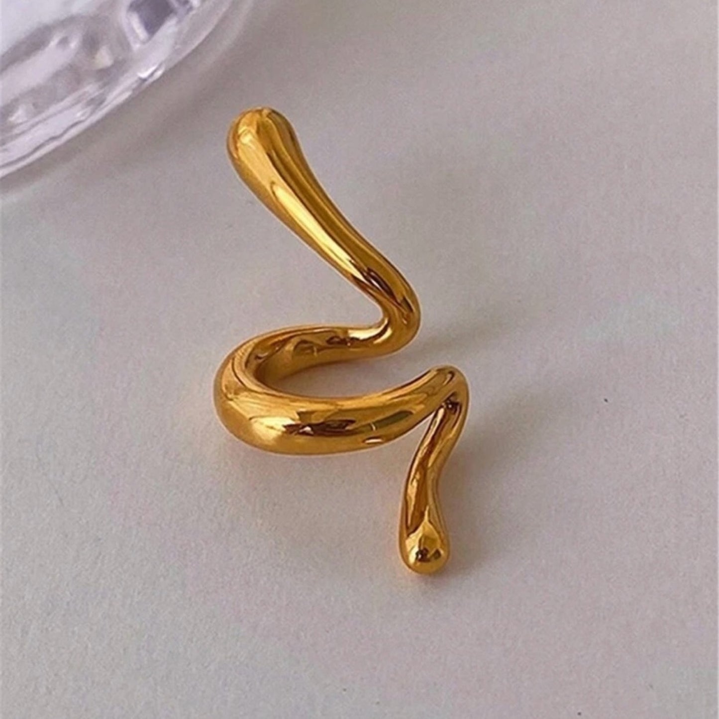 “Ellis” gold ear cuff