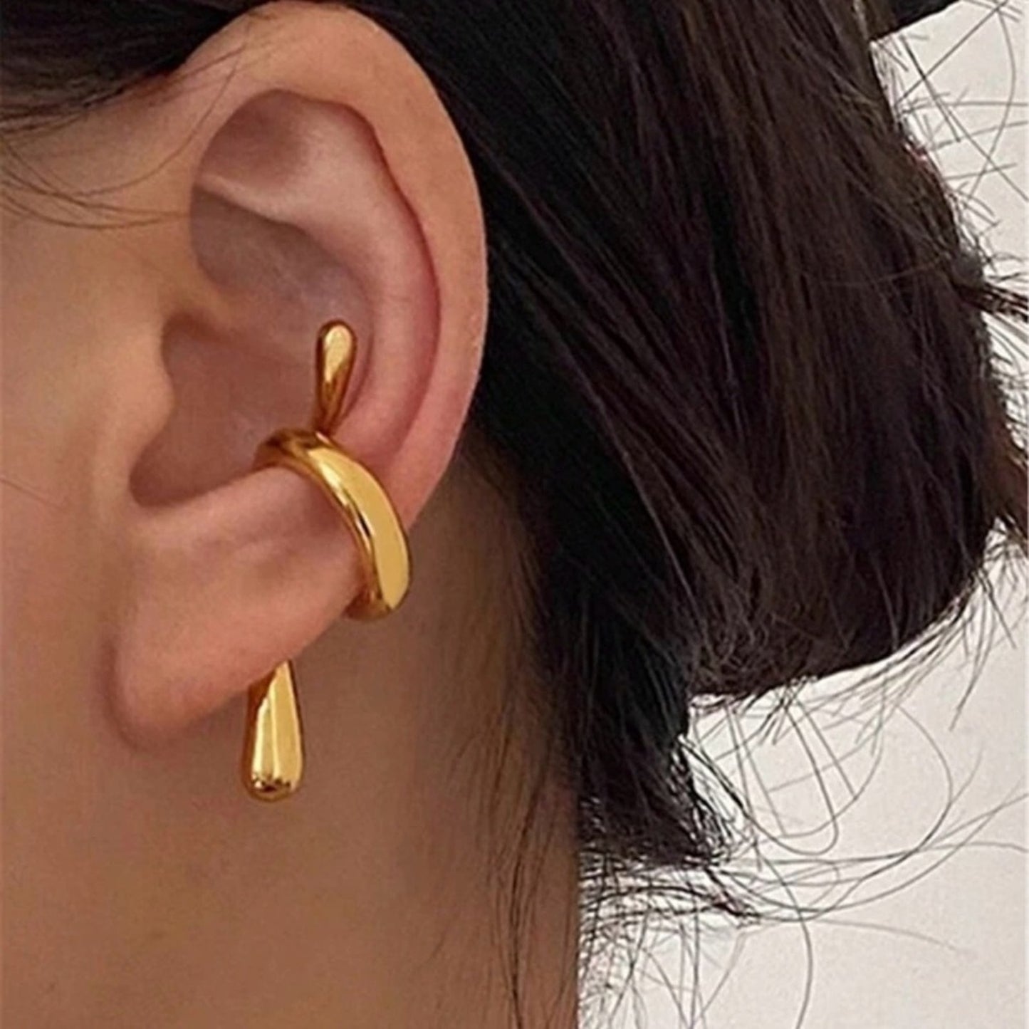 “Ellis” gold ear cuff