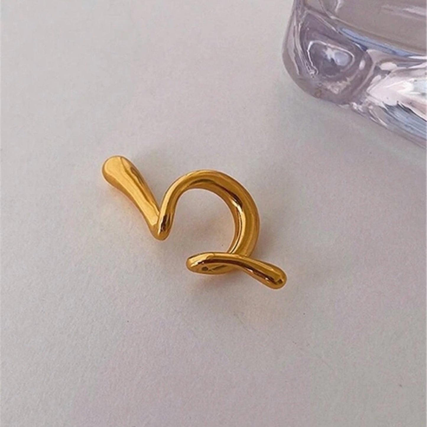 “Ellis” gold ear cuff