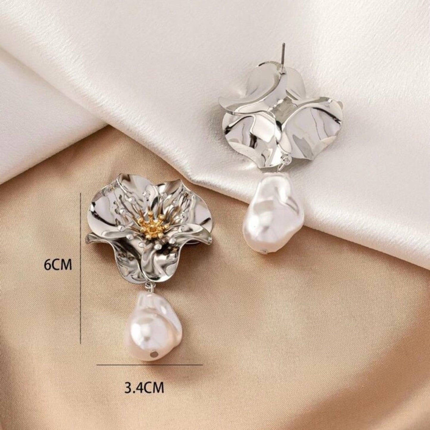 “Nora” Silver (or) Gold Floral Earrings
