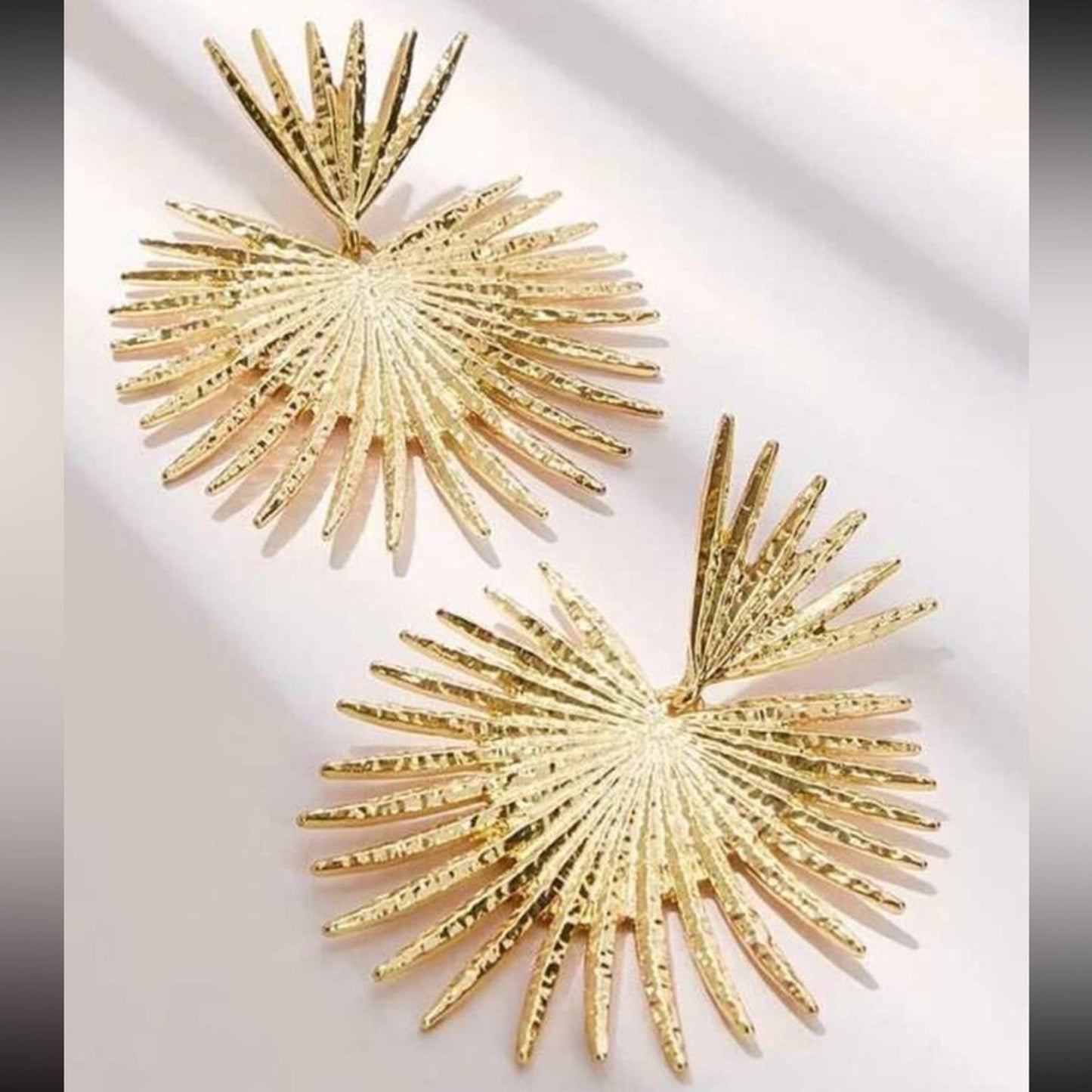REVOLVE x Shashi Throne Earrings Gold