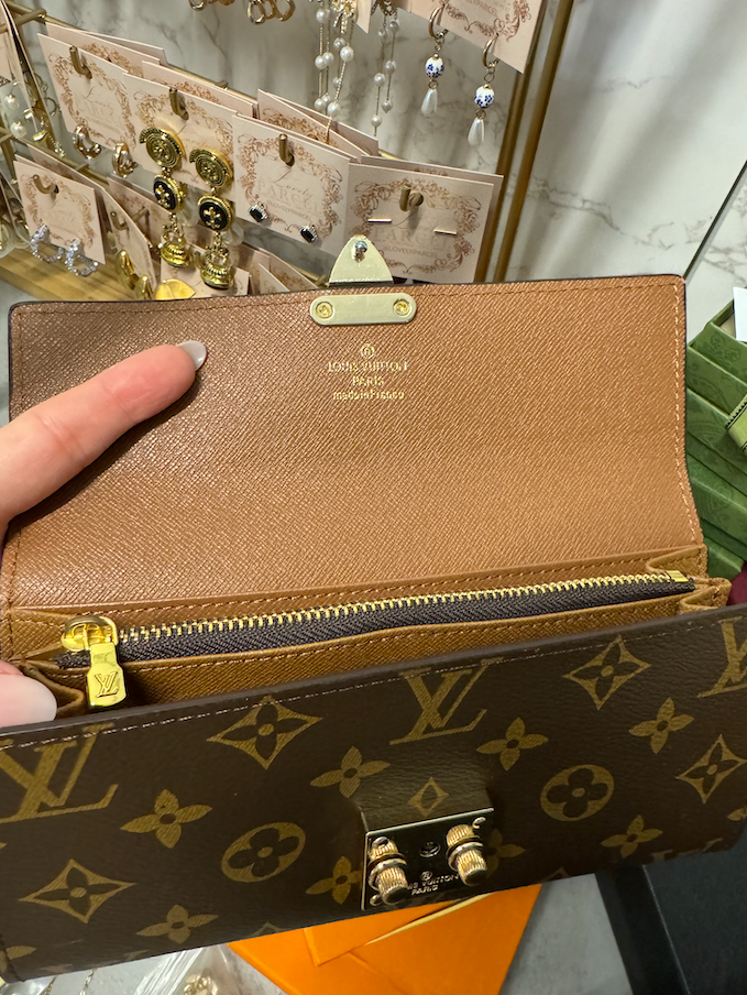 *RE-SALE ITEM* Luxe Brown Gold Lock Wallet Large