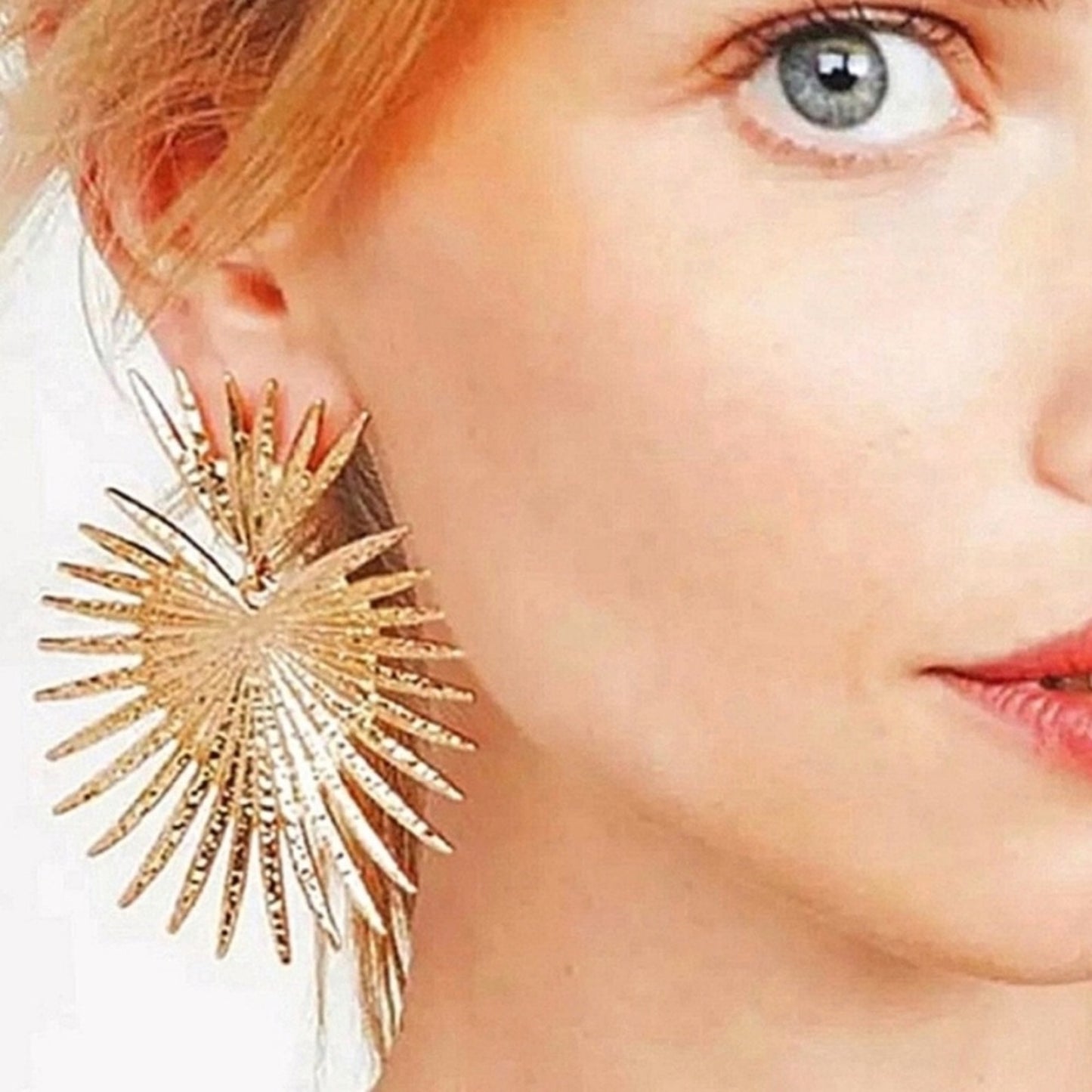 REVOLVE x Shashi Throne Earrings Gold