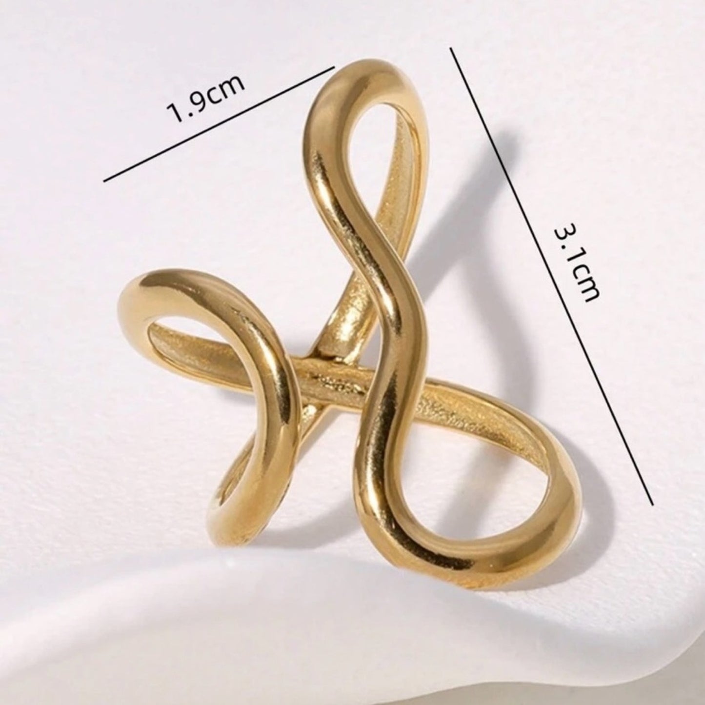 “RiRi” Geometric Gold Ring Sizes 6-8