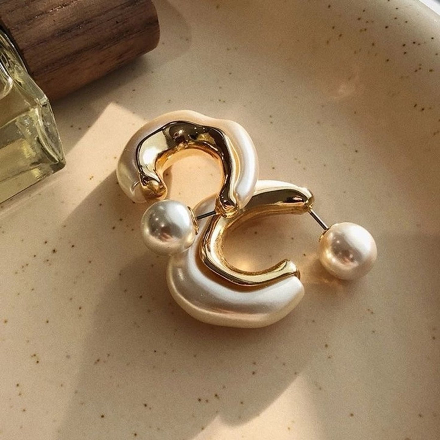 Anthro Double pearl geometric pearl reverse hoops
