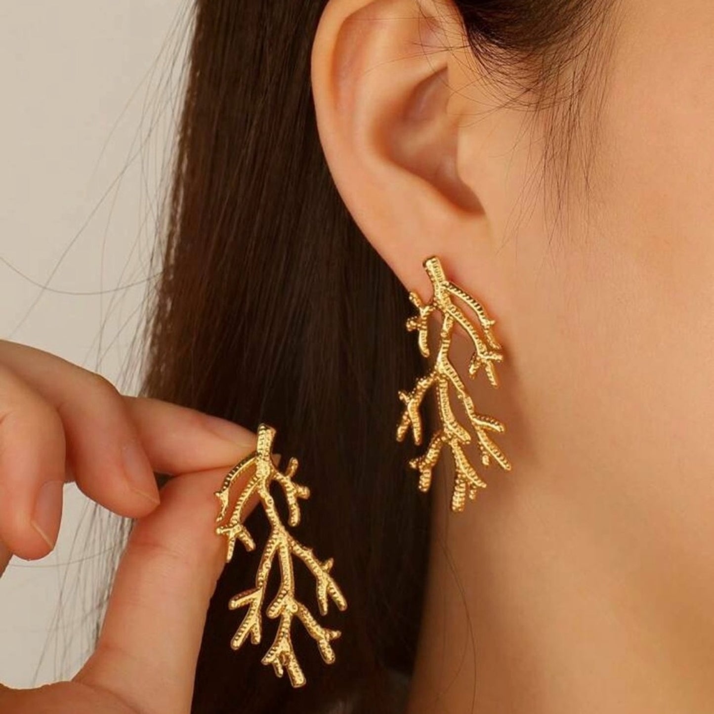 “Cora Petite” Gold Reef Earrings
