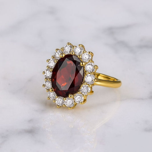 "Avalina" Garnet 925 Gold Ring