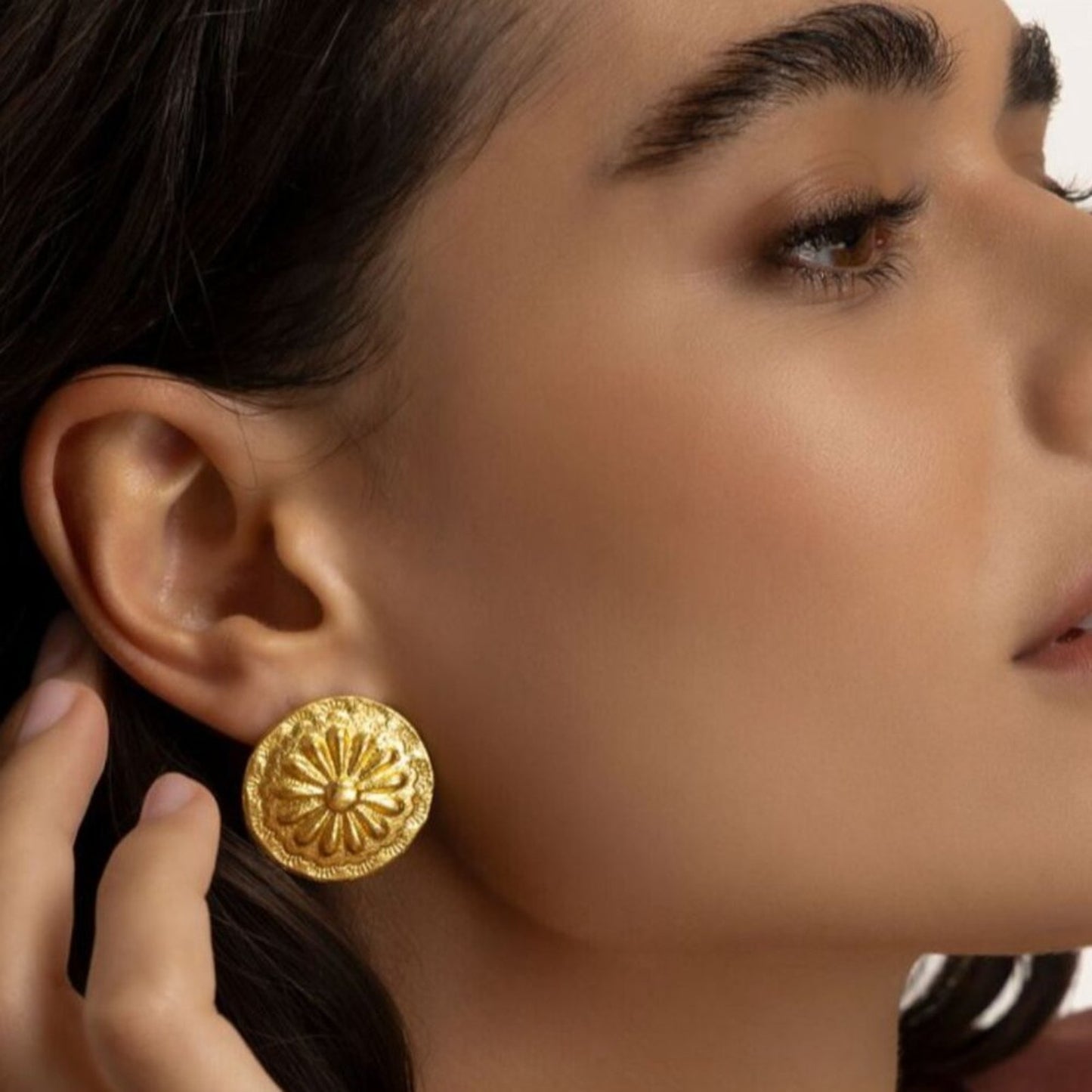 🇮🇹 “Nessa” Floral Gold Statement Earrings