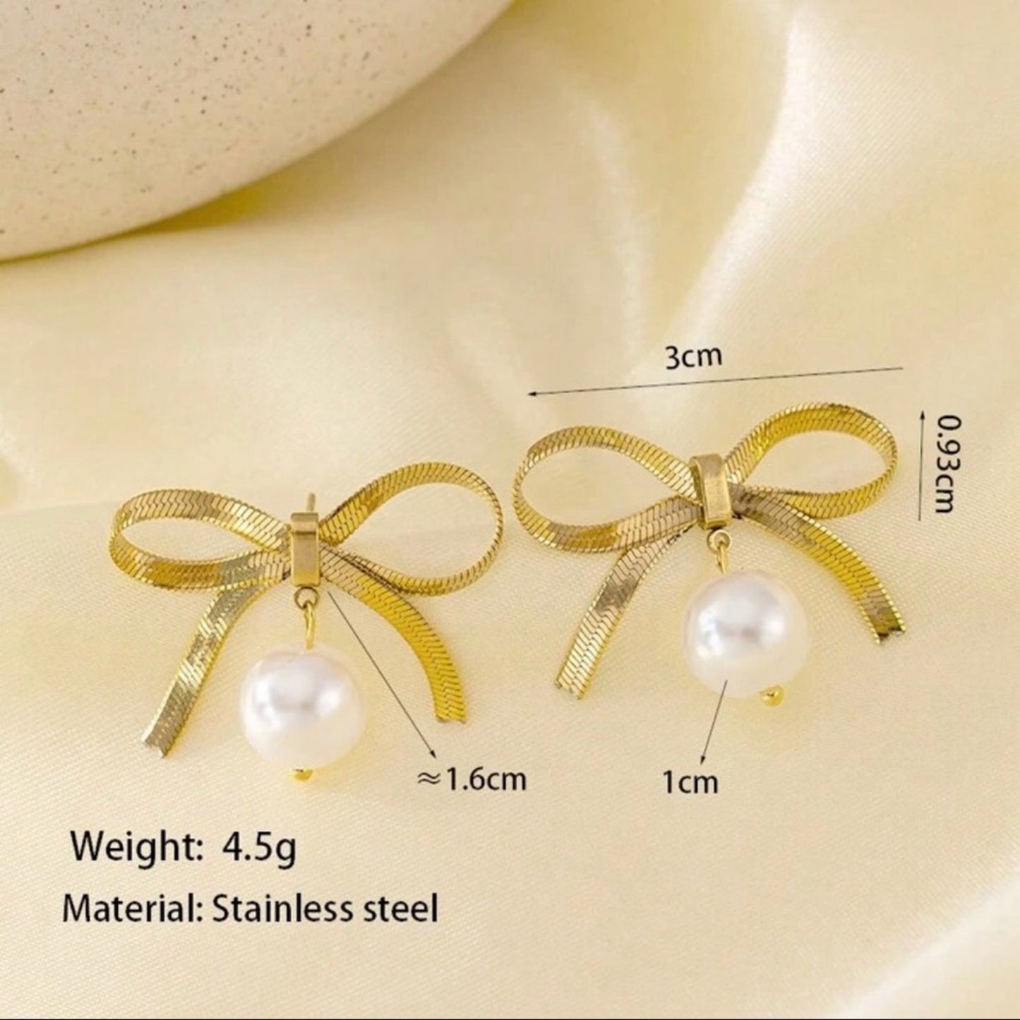 “Millie” Gold Bow Pearl Earrings