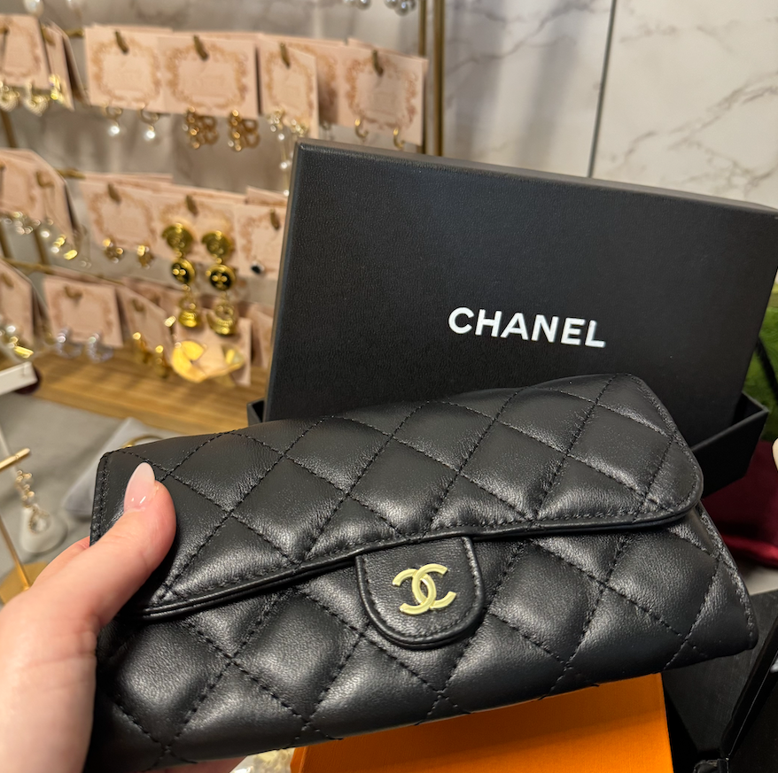 *RE-SALE ITEM* Luxe Black Gold Wallet