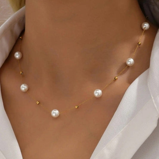 “Camila” Elegant Pearl Necklace