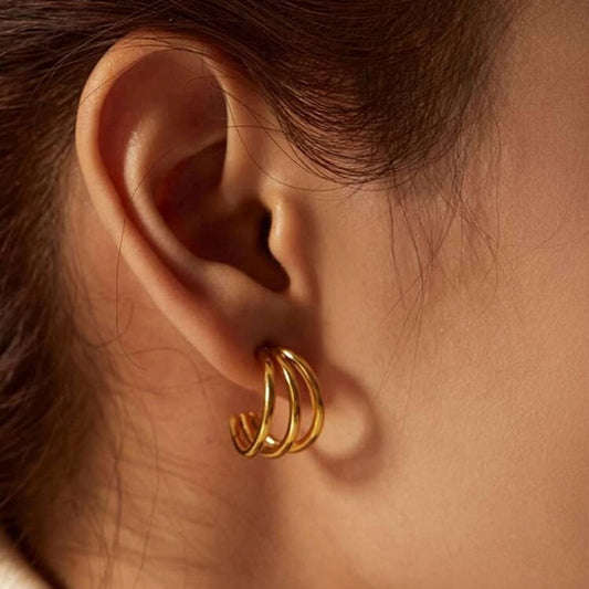 “Hazel” 3-Prong illusion hoop earrings 18k