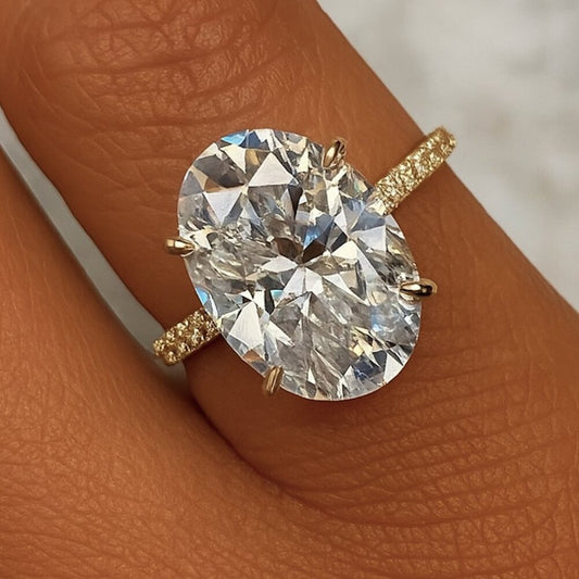 “Luna” 4.5 Oval Travel Ring